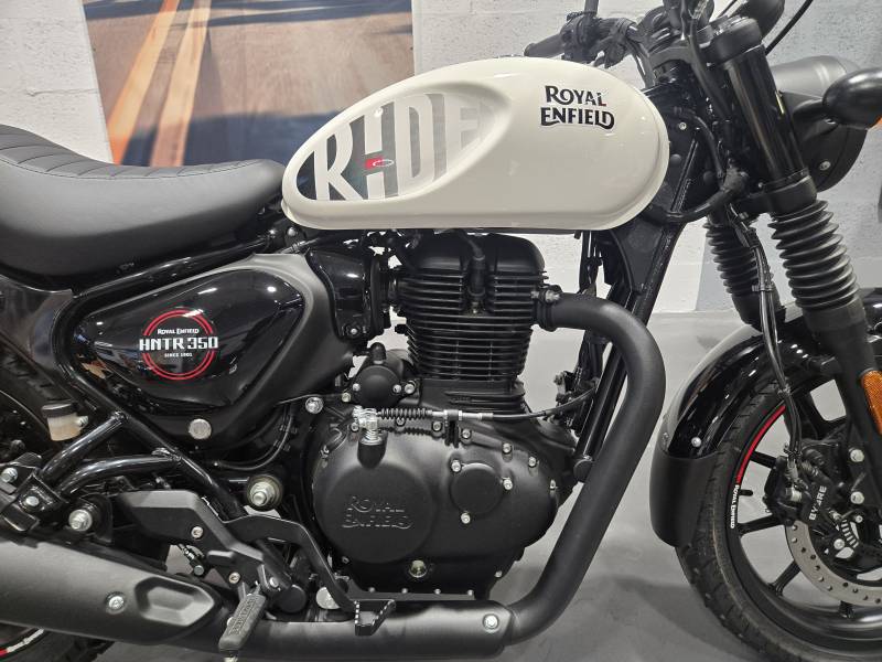 ROYAL ENFIELD HNTR 350 DAPPER WHITE