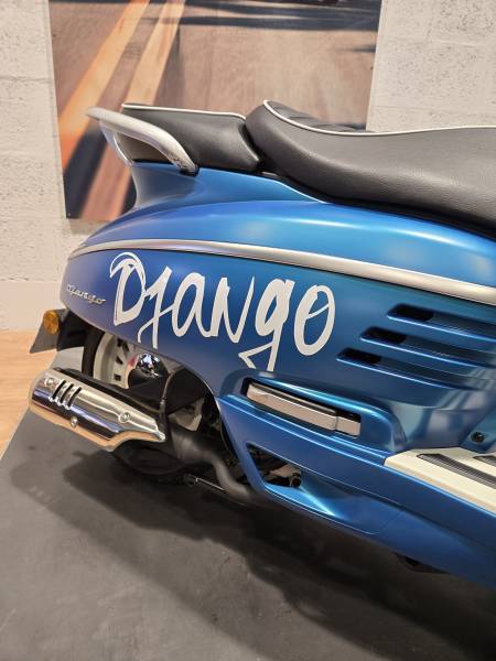 PEUGEOT DJANGO 125 HOT COLOUR