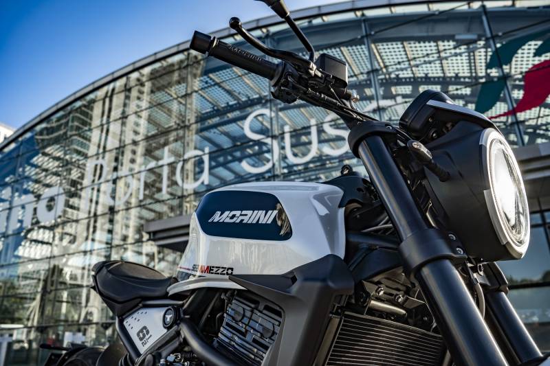 MOTO MORINI SEIEMMEZZO STR