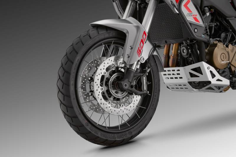 QJ MOTOR SRT 600 SX Touring