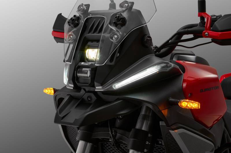 QJ MOTOR SRT 700 SX Touring